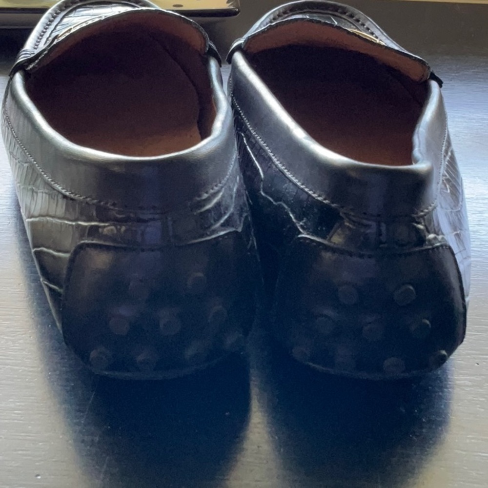 RALPH LAUREN Black Crocodile Embossed Loafers with Gold Accent - Picture 2 of 4